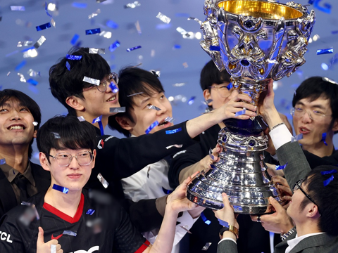 Viper tiết lộ các tuyển thủ EDG là đồng đội tốt nhất - Ảnh 3. Viper tiết lộ các tuyển thủ EDG là đồng đội tốt nhất - Ảnh 3.