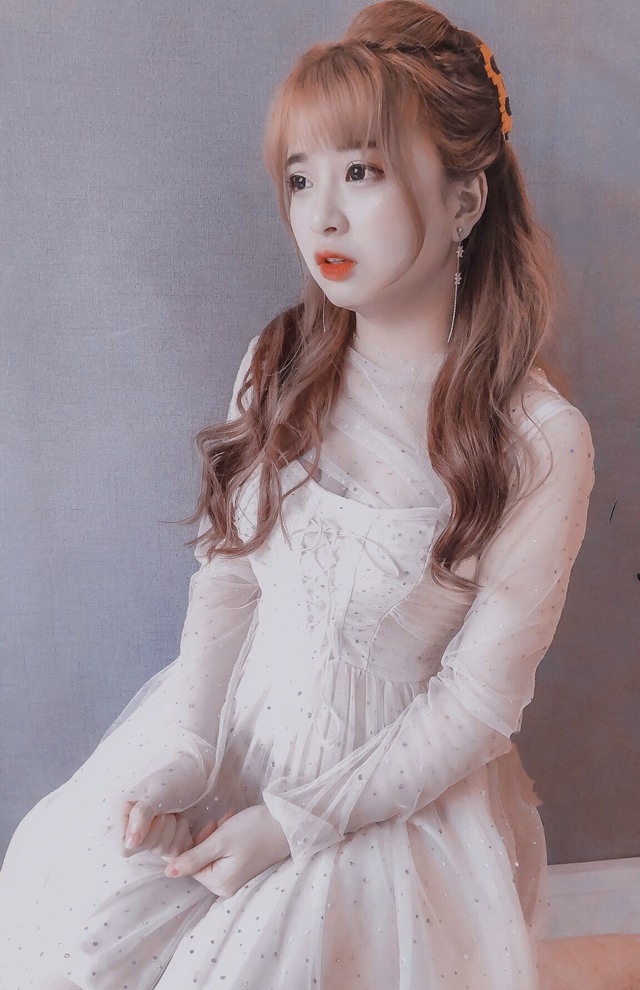 Streamer Mèo 2k4: Em đã từng bị fan nữ của bạn trai cũ tìm đến Facebook cá nhân chửi bới, lăng mạ - Ảnh 2.