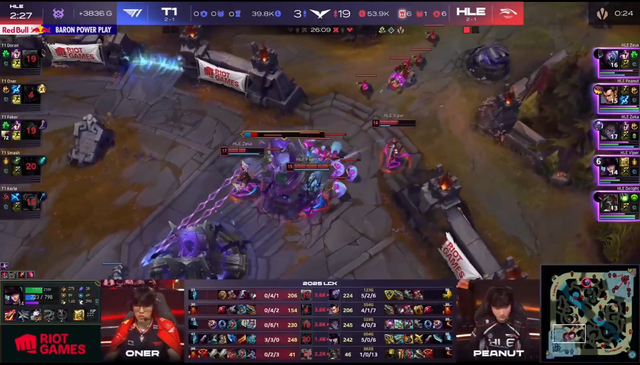 Nhưng khi tung Smash vào, T1 lại cho anh này sử dụng những vị tướng thuận tay hoặc lối chơi từng là sở trường của Gumayusi