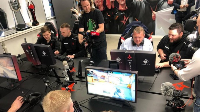 Tới bao giờ có một tựa game Esports vươn tới tầm của bộ ba LMHT, DOTA 2, CS:GO? - Ảnh 7. Tới bao giờ có một tựa game Esports vươn tới tầm của bộ ba LMHT, DOTA 2, CS:GO? - Ảnh 7.