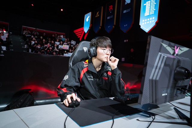 Faker tỏa sáng trong trận T1 thắng NS