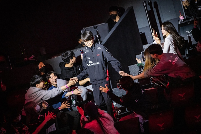 T1 đã lựa chọn đối thủ KT và nhiều người cũng nghĩ một trận đấu dễ cho Faker và đồng đội - nguồn: LoL Esports