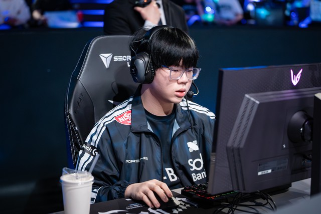 LazyFeel tiếp tục làm nên lịch sử mới cho LMHT Việt, nhắc tên Gumayusi- Ảnh 2.