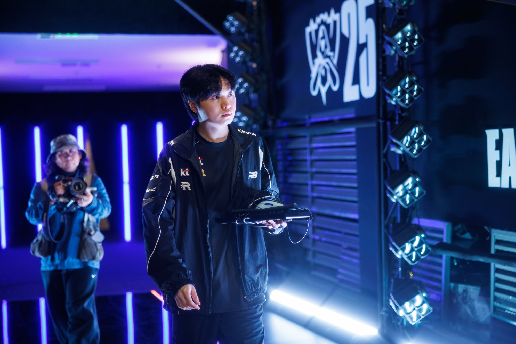 KT áp sát một thành tích của T1 sau trận thắng CFO tại CKTG 2025- Ảnh 1.