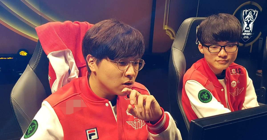 AI xếp hạng 5 tuyển thủ vĩ đại nhất LMHT nhưng lại gây tranh cãi cực mạnh