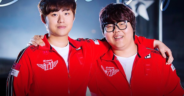 Bộ đôi đường dưới ăn ý nhất lịch sử T1 “Bang” và “Wolf” được tổ chức lễ giải nghệ ngay cả khi đã rời đội tuyển