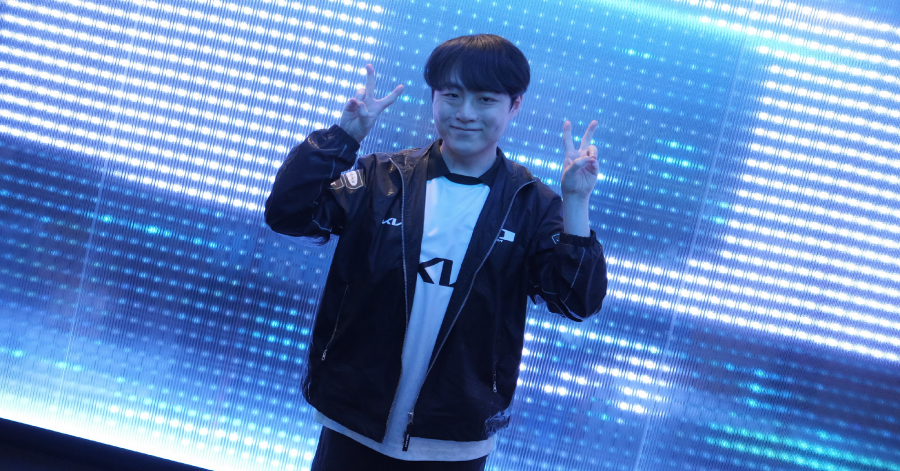 Cơ chế coach-voice bất ngờ được sử dụng với lý do "hài hước" tại LCK Cup 2026