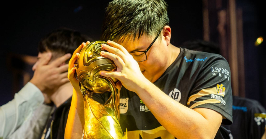 Cốt truyện HoL bị cộng đồng LMHT đánh giá như "sỉ nhục" Uzi