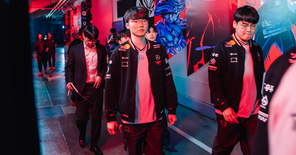 Siêu sao T1 nhận về vô vàn lời khen ngợi, lập luôn một cột mốc mới trong lịch sử MSI