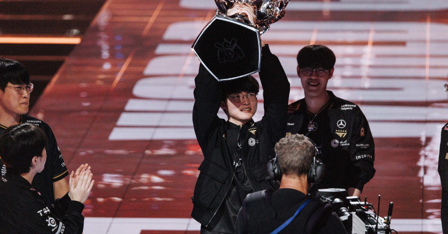 Khoảnh khắc hiếm có của Faker khiến cộng đồng "phát sốt"