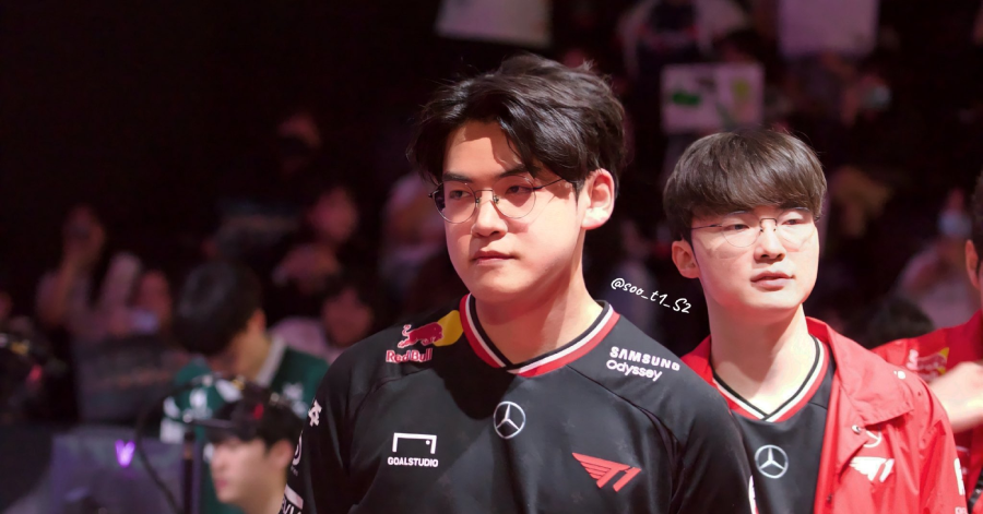 Cuộc chiến top 2 giữa T1 - HLE khiến cộng đồng bùng nổ tranh cãi