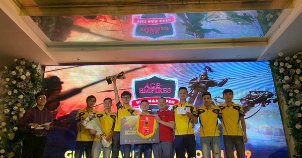 AoE BiBi: "Các bạn cứ vùi dập game thủ trẻ, cứ đà này AoE Việt 5 năm nữa chẳng có ai dám theo đuổi đam mê!"